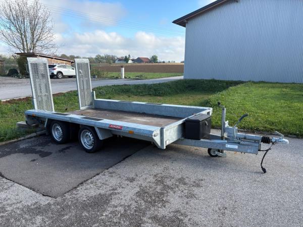 Baumaschinenanhänger zu mieten